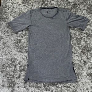 Nike men’s small Elongated shirt